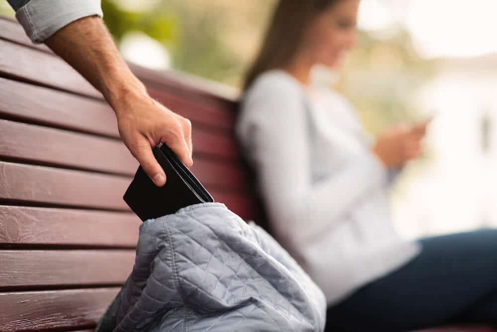 1,400 Bitcoins (BTC) Stolen from an (outdated) Electrum Wallet